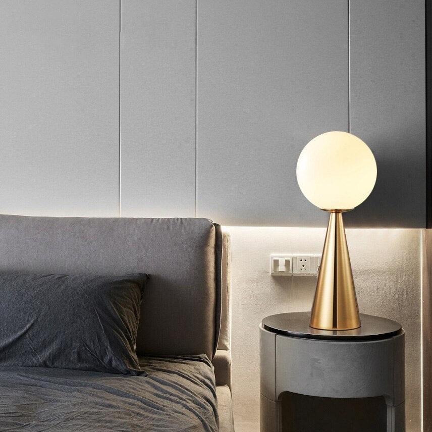 Luminária de mesa Cone Moderno - Casa Rezende