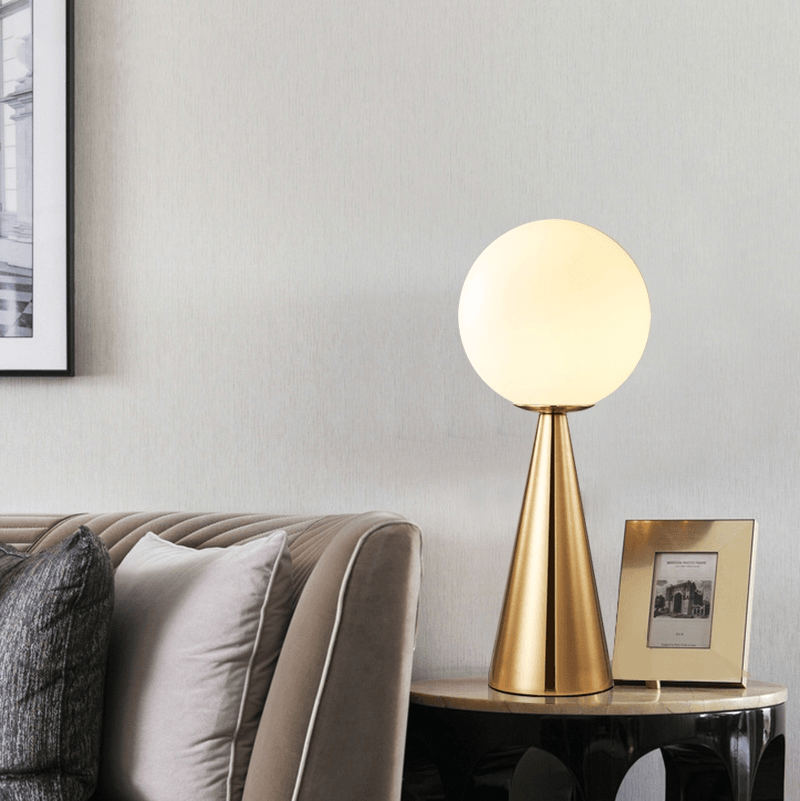 Luminária de mesa Cone Moderno - Casa Rezende